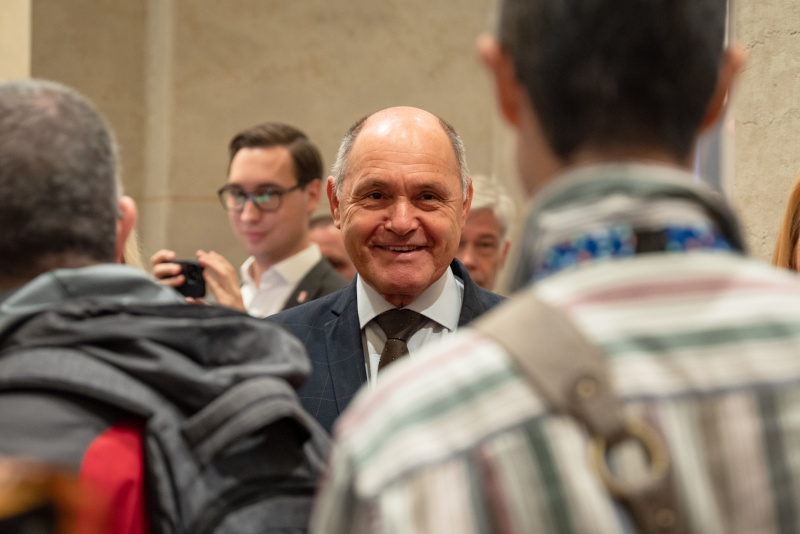 Türöffnung. Begrüßung durch Nationalratspräsident Wolfgang Sobotka (ÖVP)