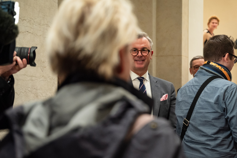 Türöffnung. Begrüßung durch Drittern Nationalratspräsidenten Norbert Hofer (FPÖ)