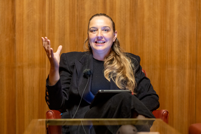 Podcast Host Tatjana Lukáš (Sprechzimmer 4)