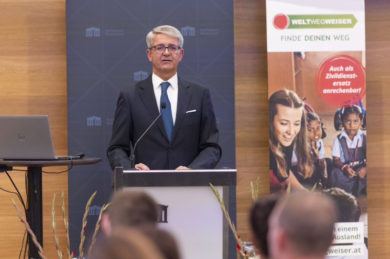 Eröffnungsworte von Parlamentsvizedirektor Alexis Wintoniak