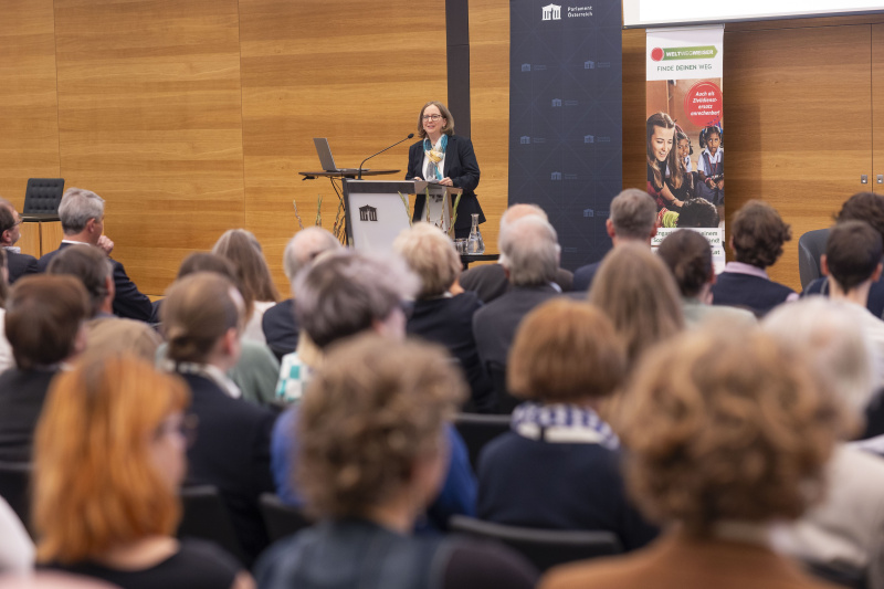 Perspektive einer Entsendeorganisation: Anna-Maria Marschner (FAMUNDI)