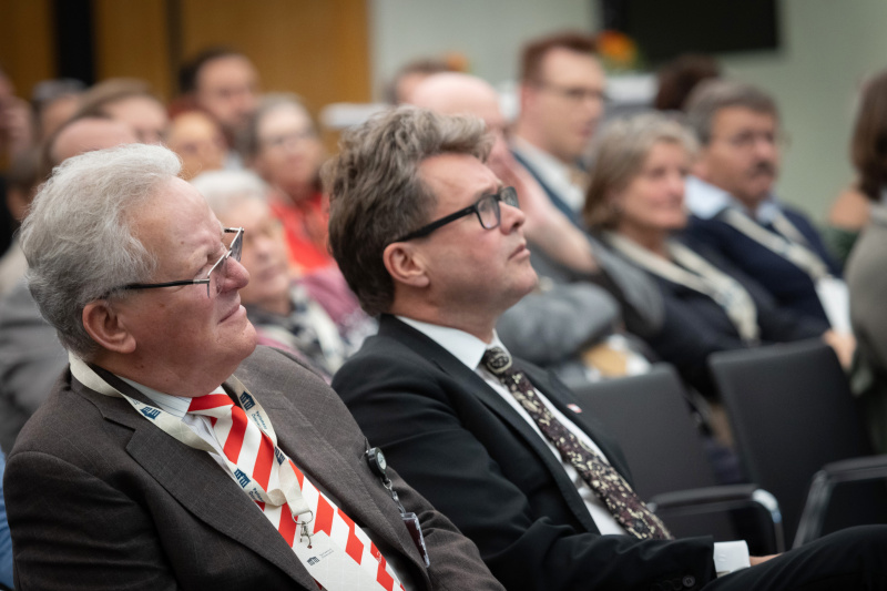 Von links: Staatssekretär im Bundesministerium für Finanzen aD Alfred Finz, Bildungsminister Martin Polaschek (ÖVP),