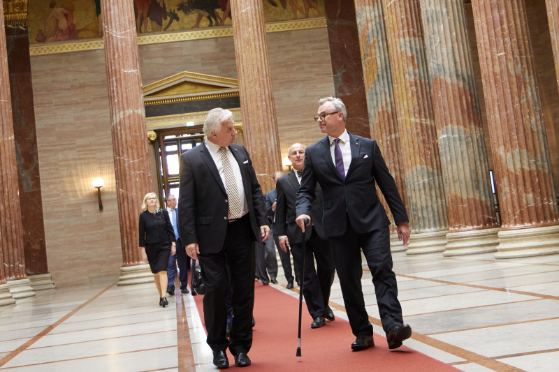Von rechts: Dritter Nationalratspräsident Norbert Hofer (FPÖ), Stellvertretender Ministerpräsident von Ungarn Zsolt Semjèn