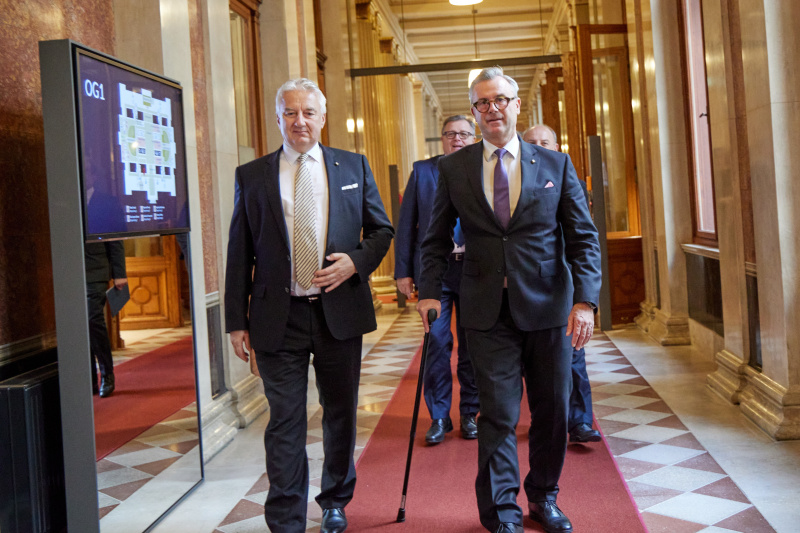 Von rechts: Dritter Nationalratspräsident Norbert Hofer (FPÖ), Stellvertretender Ministerpräsident von Ungarn Zsolt Semjèn