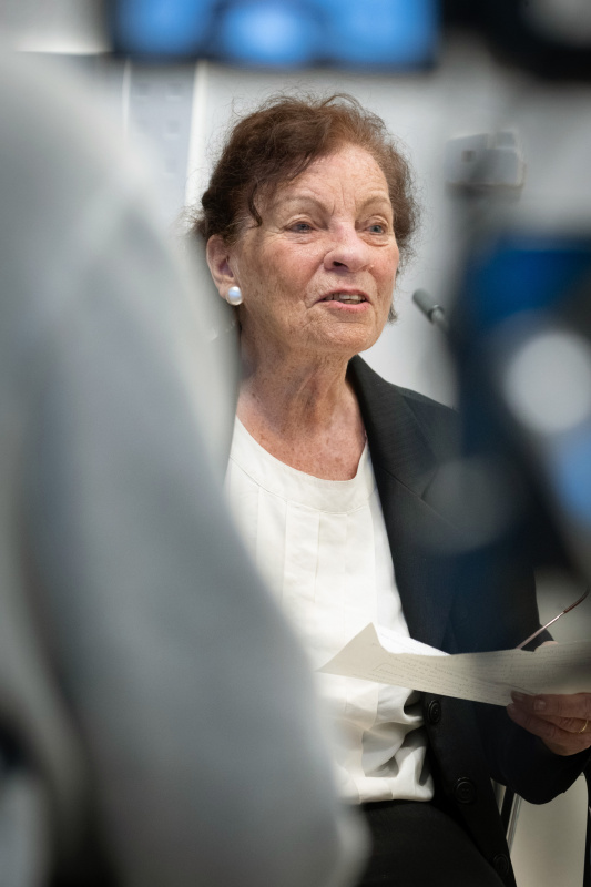 Zeitzeugin Gertraud Fletzberger im Gespräch mit Schüler:innen