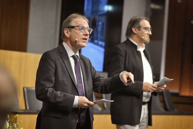 Präsentation. Von links: Institut für Architektur und Entwerfen, Technische .Universität Wien Bob Martens, Institut für das künstlerische Lehramt, Akademie der bildenden Künste Wien Herbert Peter.