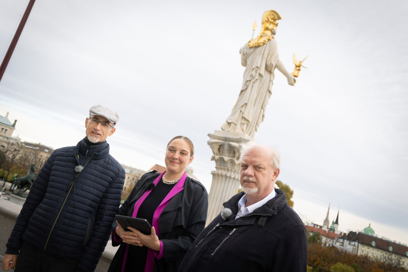 Gruppenfoto. Von rechts: Martin Hoffer, Leiter der Rechtsdienste des ÖAMTC, Journalistin Tatjana Lukáš und Peter Biegelbauer, Politikwissenschaftler