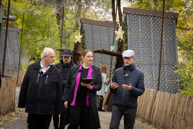 Von links: Martin Hoffer, Leiter der Rechtsdienste des ÖAMTC, und Peter Biegelbauer, Politikwissenschaftler im Interview mit der Journalistin Tatjana Lukáš