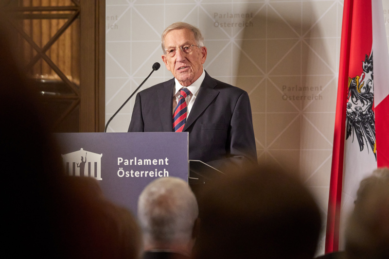 Preisträger Dinghofer Medaille Demokratie Helmut Krünes