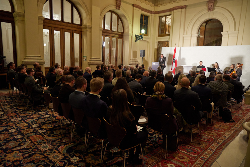 Preisträger Dinghofer Medienpreis Walter Asperl 1848 Medienvielfalt Verlag