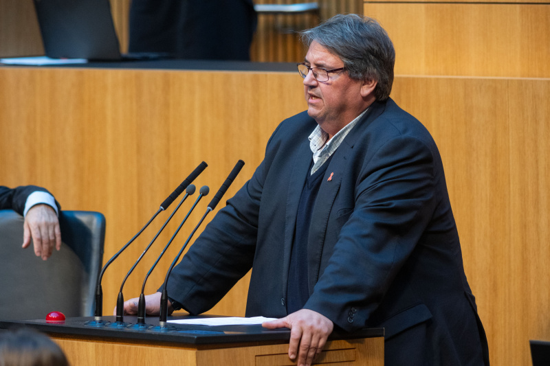 Am Rednerpult Nationalratsabgeordneter Josef Muchitsch (SPÖ)