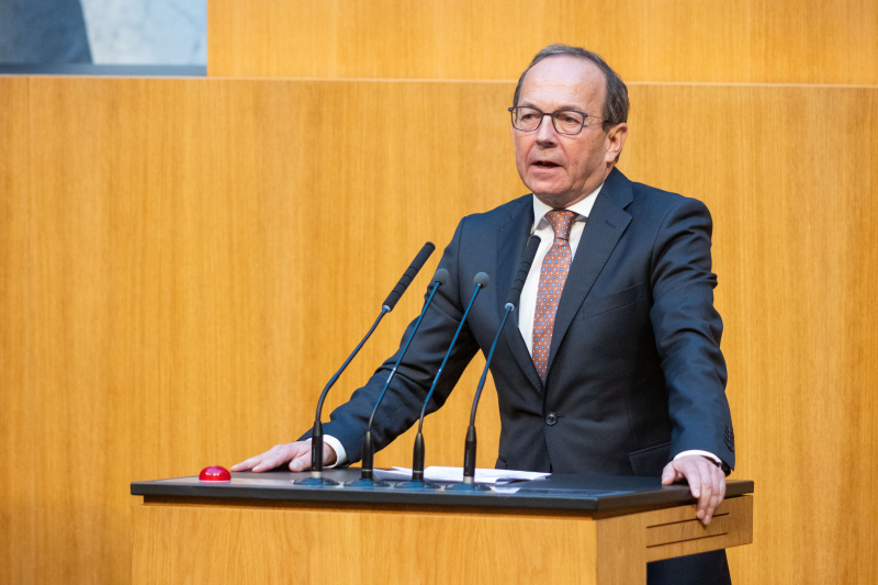 Am Rednerpult Nationalratsabgeordneter Peter Haubner (ÖVP)