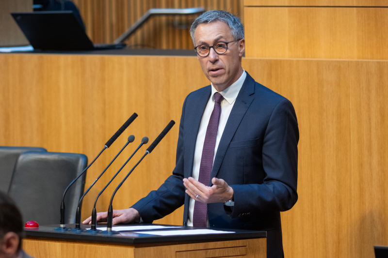 Am Rednerpult Nationalratsabgeordneter Georg Strasser (ÖVP)