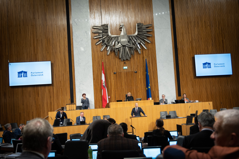 Am Rednerpult Nationalratsabgeordneter Maximilian Köllner (SPÖ)