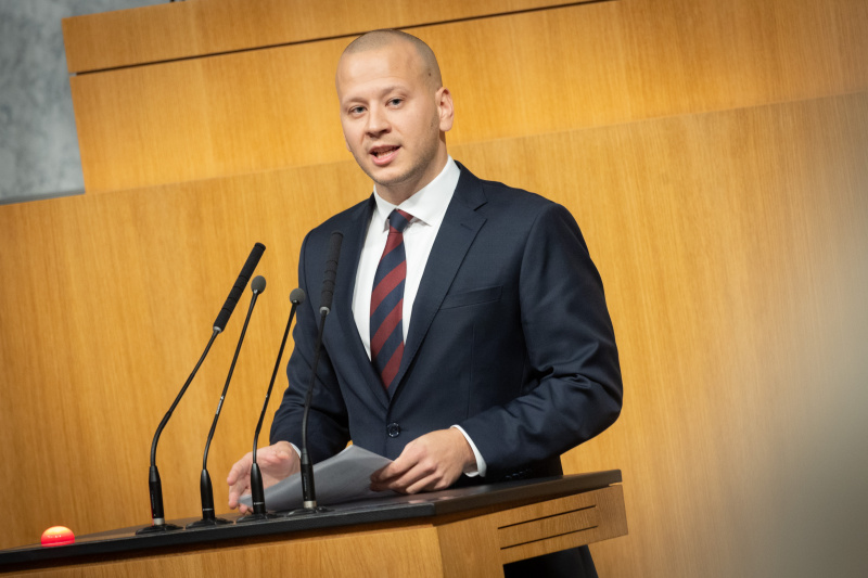 Am Rednerpult Nationalratsabgeordneter Maximilian Köllner (SPÖ)