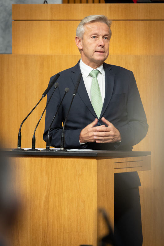 Am Rednerpult Nationalratsabgeordneter Reinhold Lopatka (ÖVP)