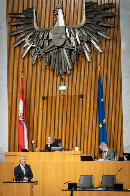 Am Rednerpult Nationalratsabgeordneter Reinhold Lopatka (ÖVP)