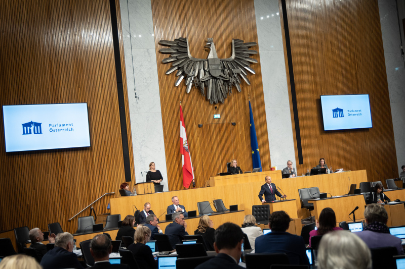 Am Rednerpult Nationalratsabgeordneter Wolfgang Gerstl (ÖVP)