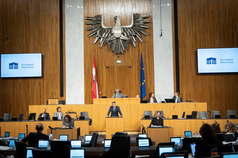 Am Rednerpult Nationalratsabgeordneter Klaus Fürlinger (ÖVP)