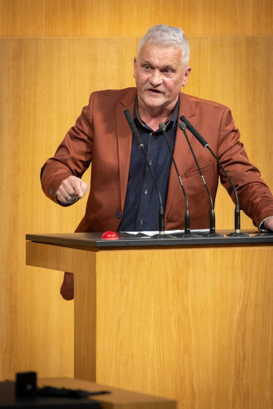 Am Rednerpult Nationalratsabgeordneter Christian Lausch (FPÖ)