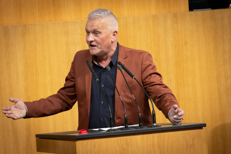 Am Rednerpult Nationalratsabgeordneter Christian Lausch (FPÖ)