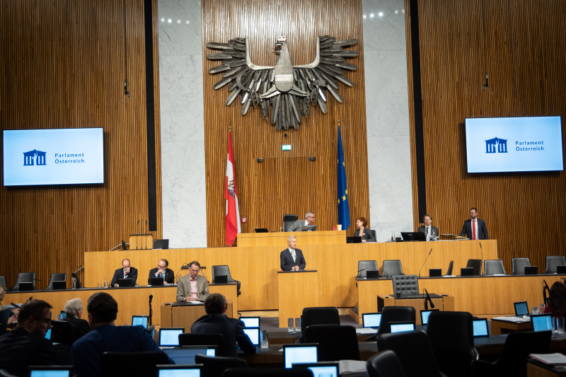 Am Rednerpult Nationalratsabgeordneter Reinhold Lopatka (ÖVP)