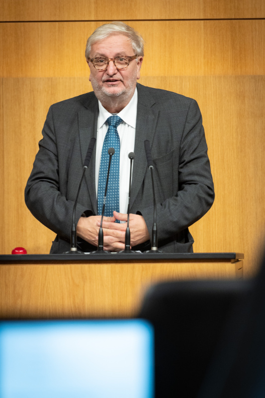 Am Rednerpult Nationalratsabgeordneter Christoph Matznetter (SPÖ)