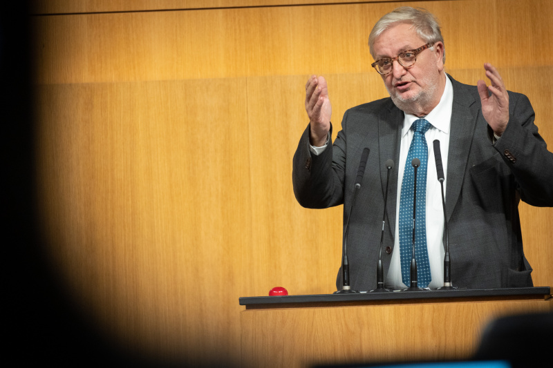 Am Rednerpult Nationalratsabgeordneter Christoph Matznetter (SPÖ)