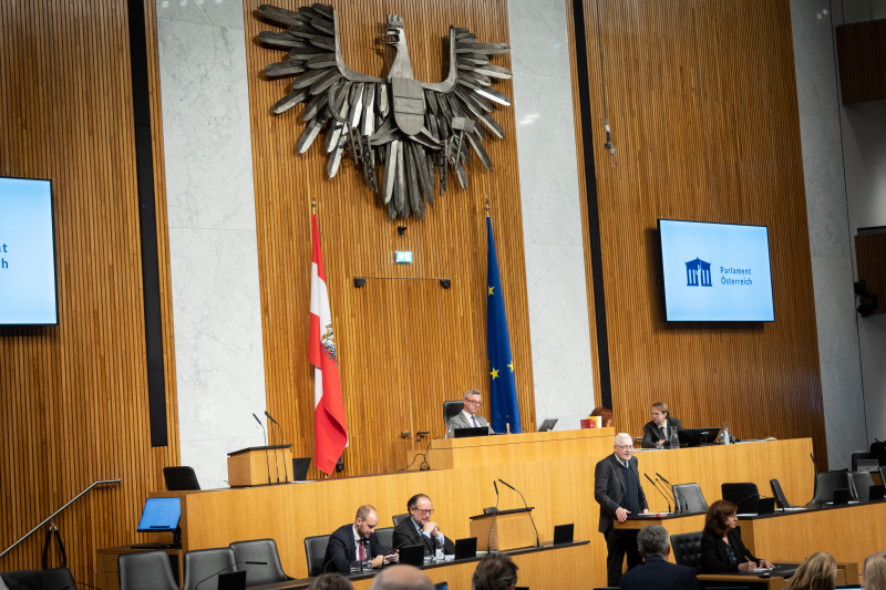 Am Rednerpult Nationalratsabgeordneter Martin Graf (FPÖ)