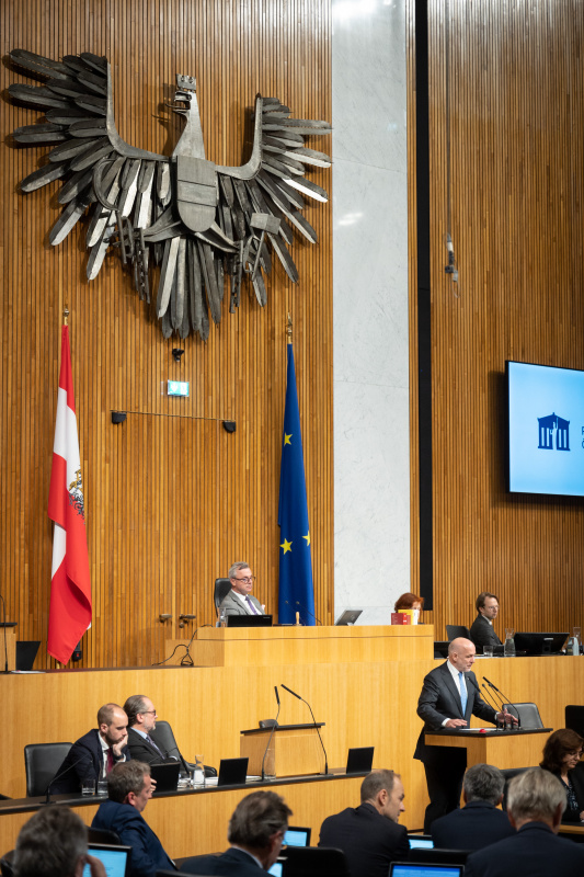 Am Rednerpult Nationalratsabgeordneter Martin Engelberg (ÖVP)