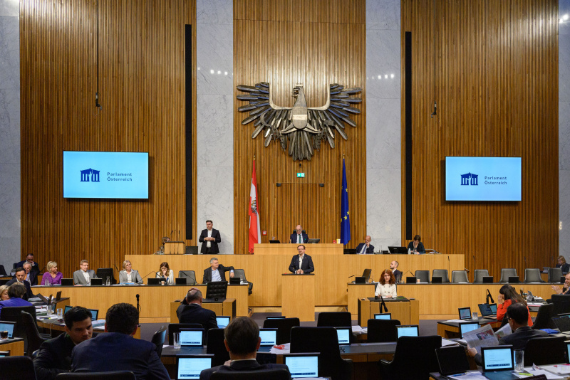 Am Rednerpult Nationalratsabgeordneter Rudolf Silvan (SPÖ)