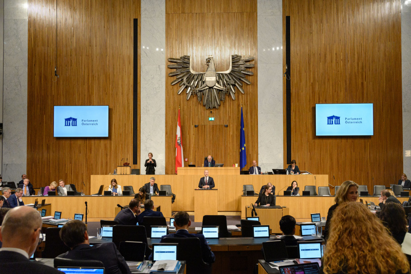 Am Rednerpult Nationalratsabgeordneter Maximilian Köllner (SPÖ)