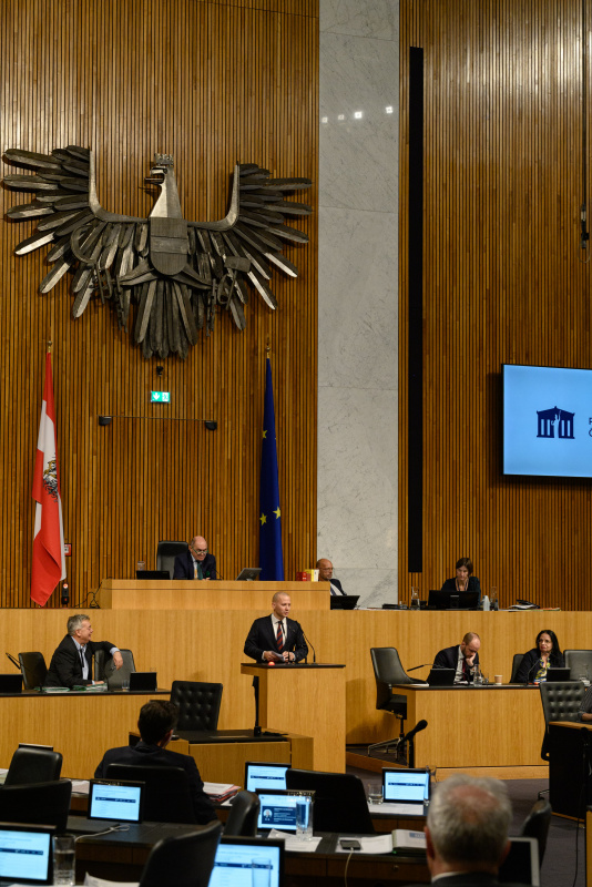 Am Rednerpult Nationalratsabgeordneter Maximilian Köllner (SPÖ)