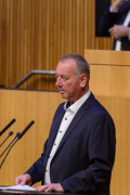Am Rednerpult Nationalratsabgeordneter Wolfgang Zanger (FPÖ)