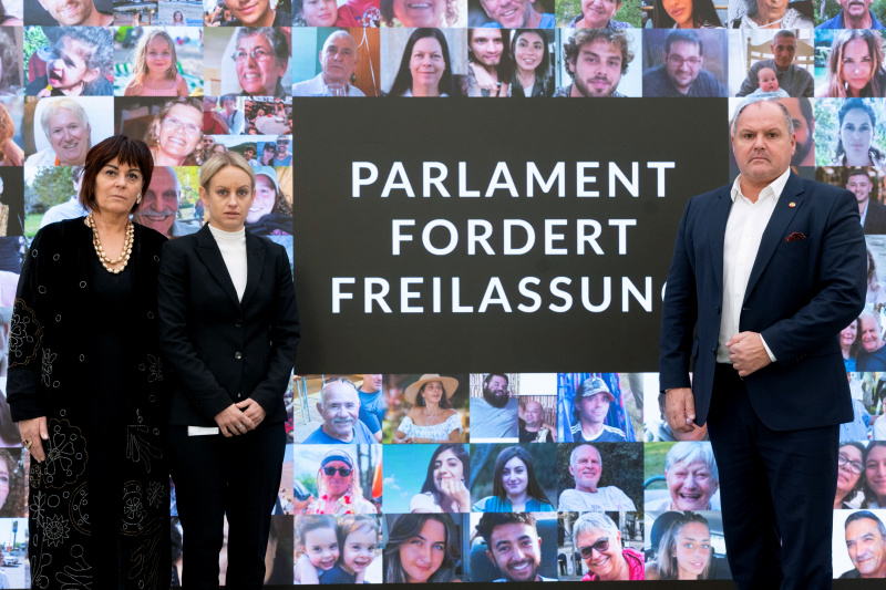 Von Links: Bundesrätin Andrea Holzner (ÖVP), Nationalratsabgeordnete Michaela Schmidt (SPÖ),  Nationalratsabgeordneter Alois Schroll (SPÖ)