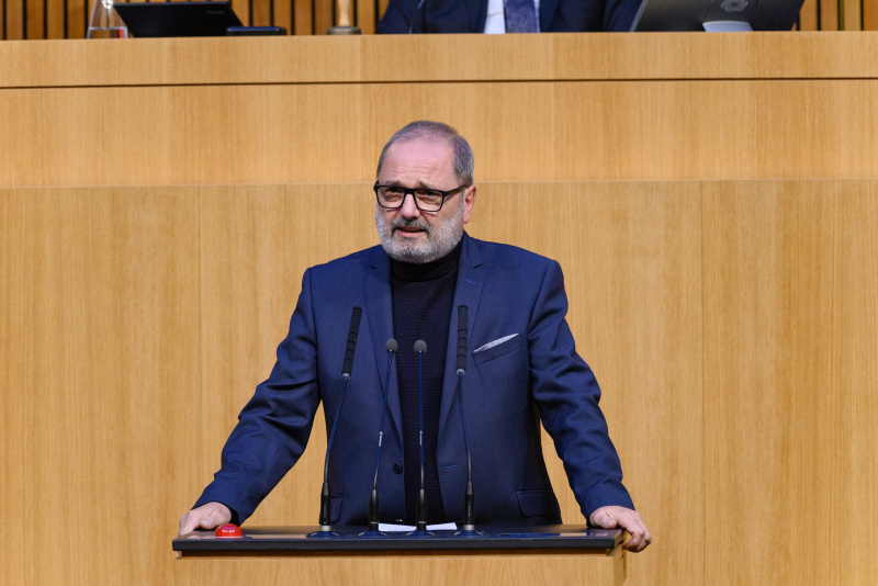 Am Rednerpult Nationalratsabgeordneter Dietmar Keck (SPÖ)