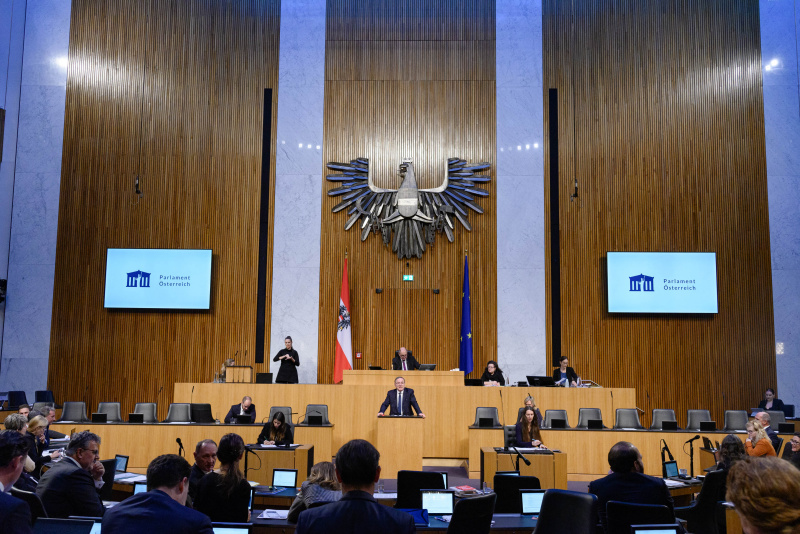 Am Rednerpult Nationalratsabgeordneter Johann Singer (ÖVP)