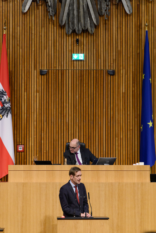 Am Rednerpult Nationalratsabgeordneter Kai Jan Krainer (SPÖ)