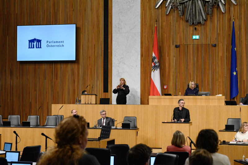 Am Rednerpult Nationalratsabgeordneter Süleyman Zorba (GRÜNE)