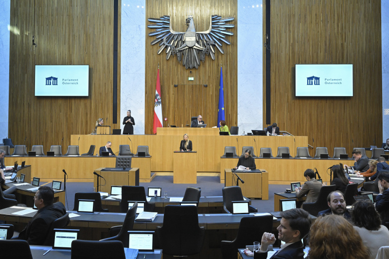 Am Rednerpult Nationalratsabgeordnete Juliane Bogner-Strauß (ÖVP)