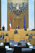 Am Rednerpult Nationalratsabgeordneter Mario Lindner (SPÖ)