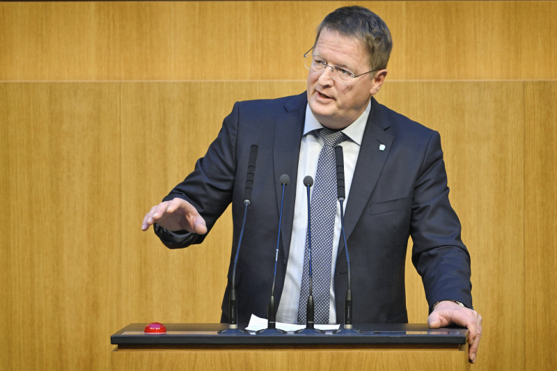 Am Rednerpult Nationalratsabgeordneter Manfred Hofinger (ÖVP)