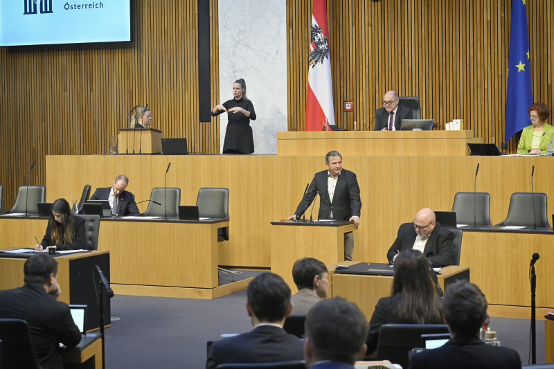 Am Rednerpult Nationalratsabgeordneter Norbert Sieber (ÖVP)