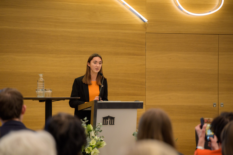 Am Rednerpult Jugendbotschafterin (UNYD) Jana Berchtold