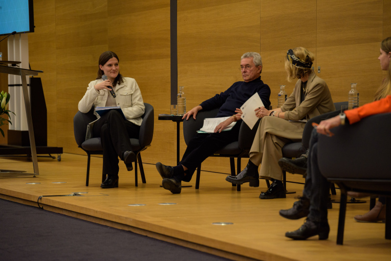 Am Wort Leiterin der Advocacy & Kinderrechte von UNICEF Österreich Corinna Geißler