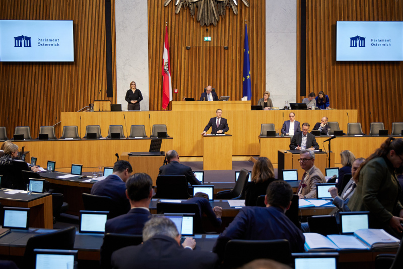 Am Rednerpult Klubobmann August Wöginger (ÖVP)