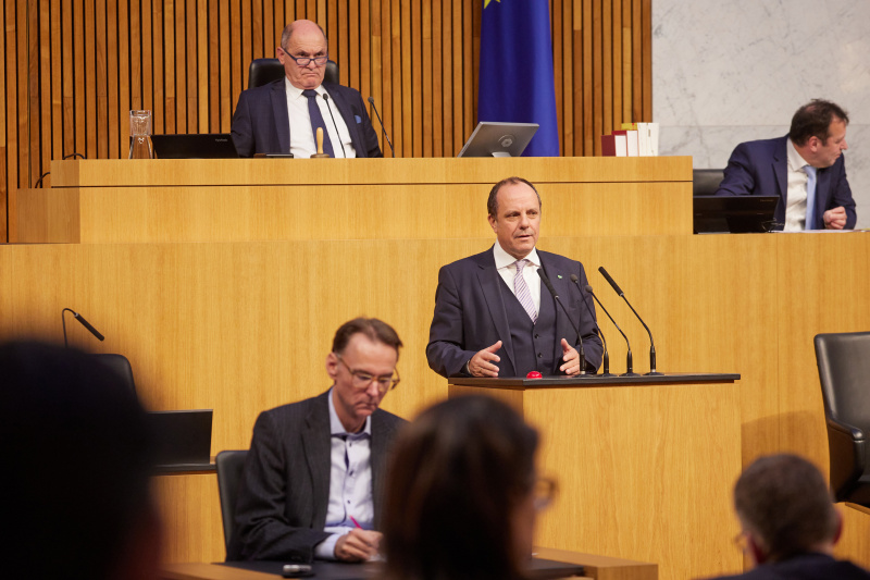 Am Rednerpult Nationalratsabgeordneter Christoph Stark (ÖVP)