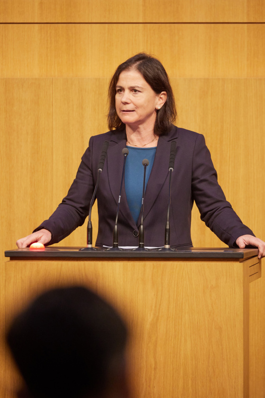 Am Rednerpult Nationalratsabgeordnete Bettina Zopf (ÖVP)