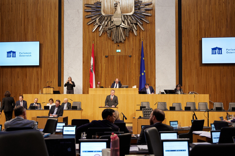 Am Rednerpult Nationalratsabgeordneter Johann Weber (ÖVP)