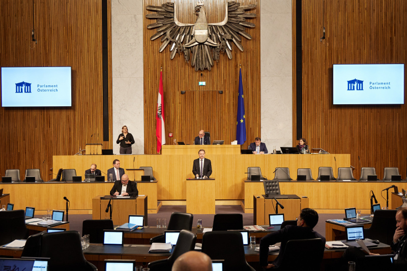 Am Rednerpult Nationalratsabgeordneter Nikolaus Berlakovich (ÖVP)